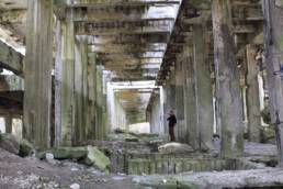 Ruiny fabryki w Policach